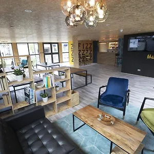 Hotel Snoozebox Stratford London